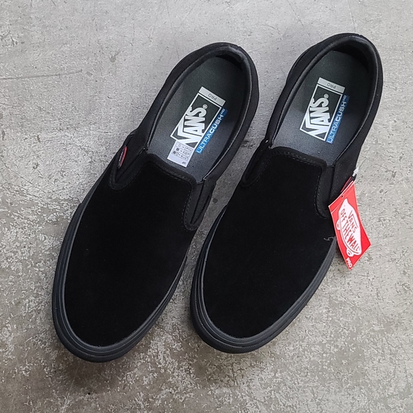 vans slip on pro blackout